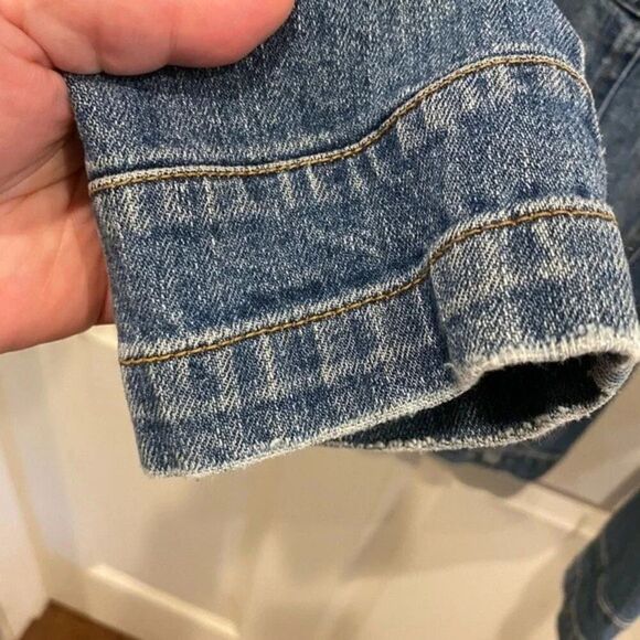 Tommy Hilfiger Women's‎ Size 8P Cropped Blue Jean Denim Trucker Jacket - Picture 6 of 9